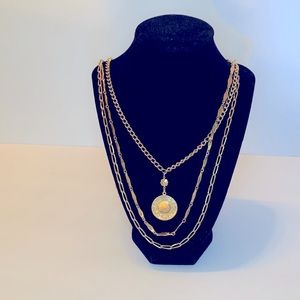 Triple chain medallion vintage necklace